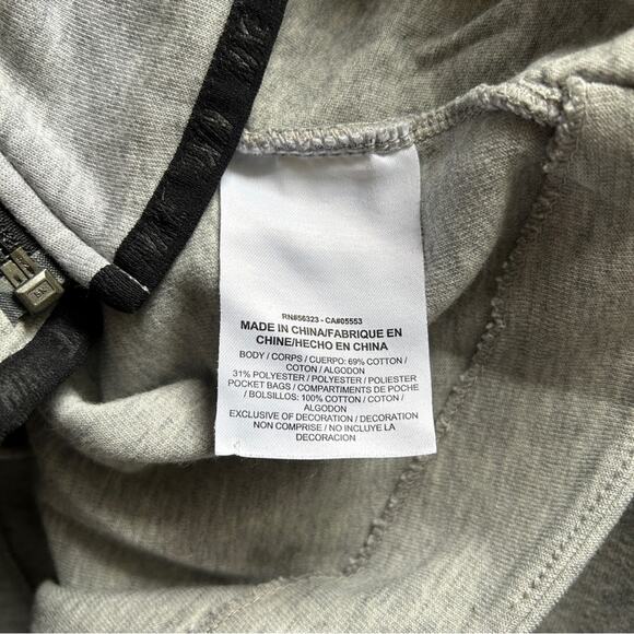 Nike Tech Gray Asymmetrical Zipper Butterfly Back Cropped Hoodie Size Small - Picture 11 of 12